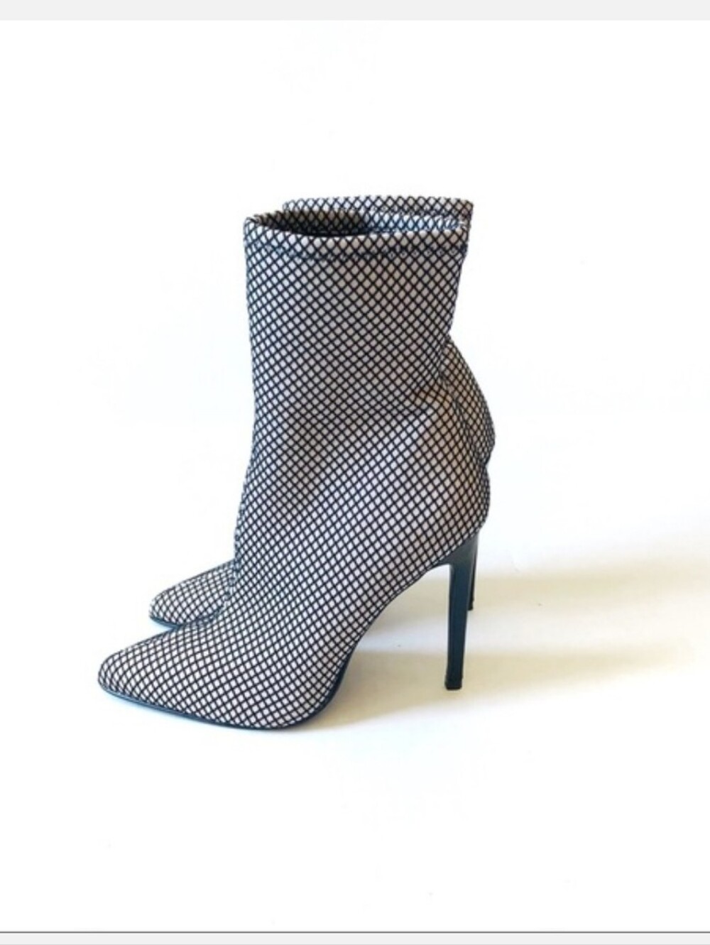 Steve Madden Lovely Fishnet Sock Ankle Boots 10